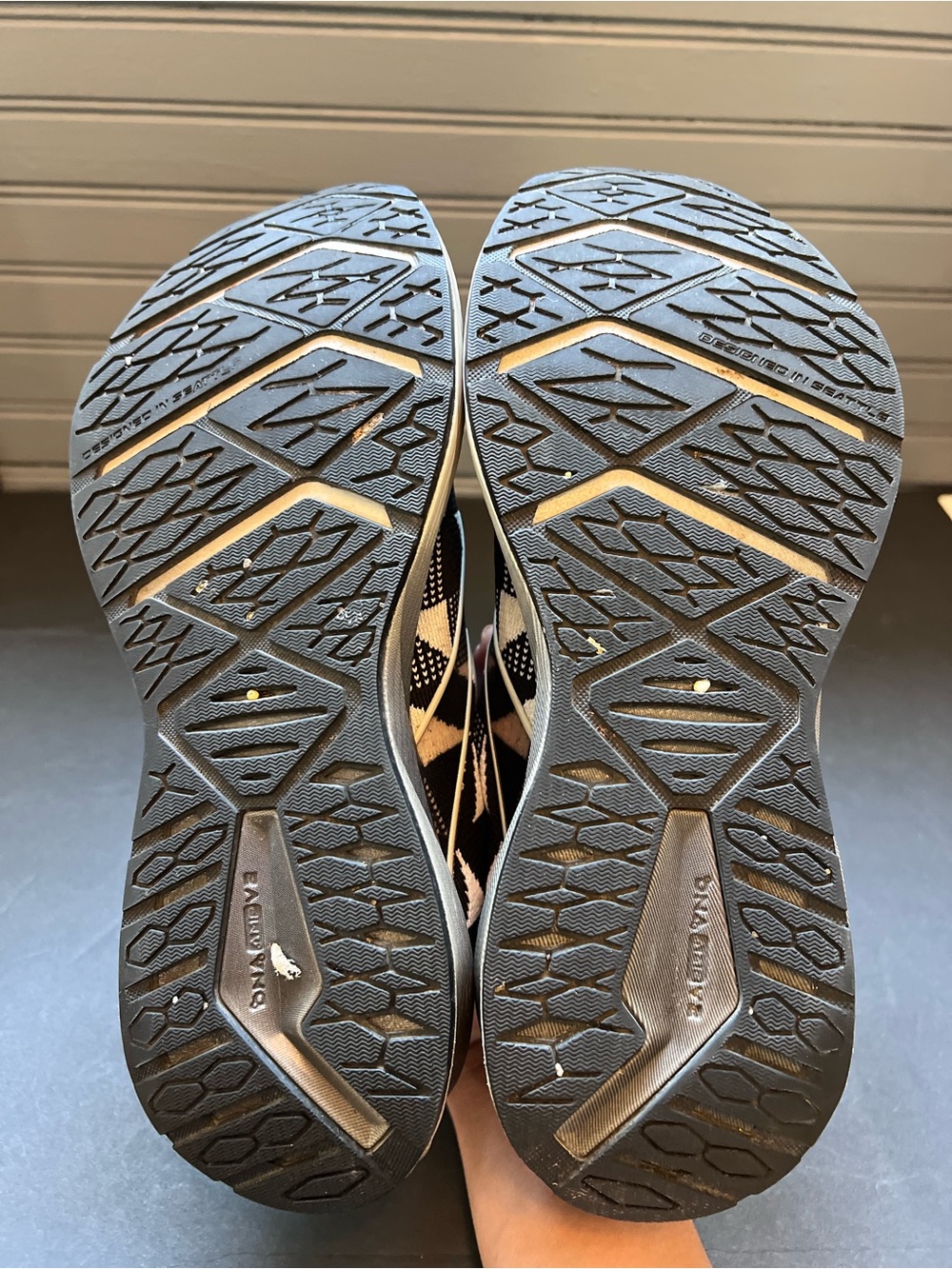 Rare BROOKS Levitate Stealth Fit 6 Running Shoes Women’s Size 8.5 US - Picture 7 of 8